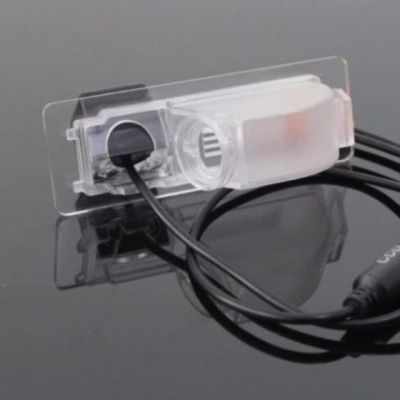 Camera video auto dedicata pentru mersul cu spatele compatibila cu VW New Santana 2013 deschidere 120 de grade instalare la bec v1