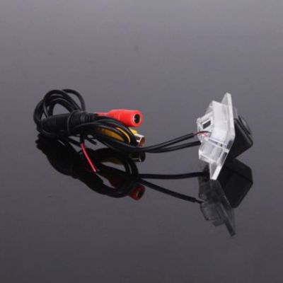 Camera video auto dedicata pentru mersul cu spatele compatibila cu BMW Seriile 3/5/X5/X6/X1/X3 unghi 150 de grade night vision